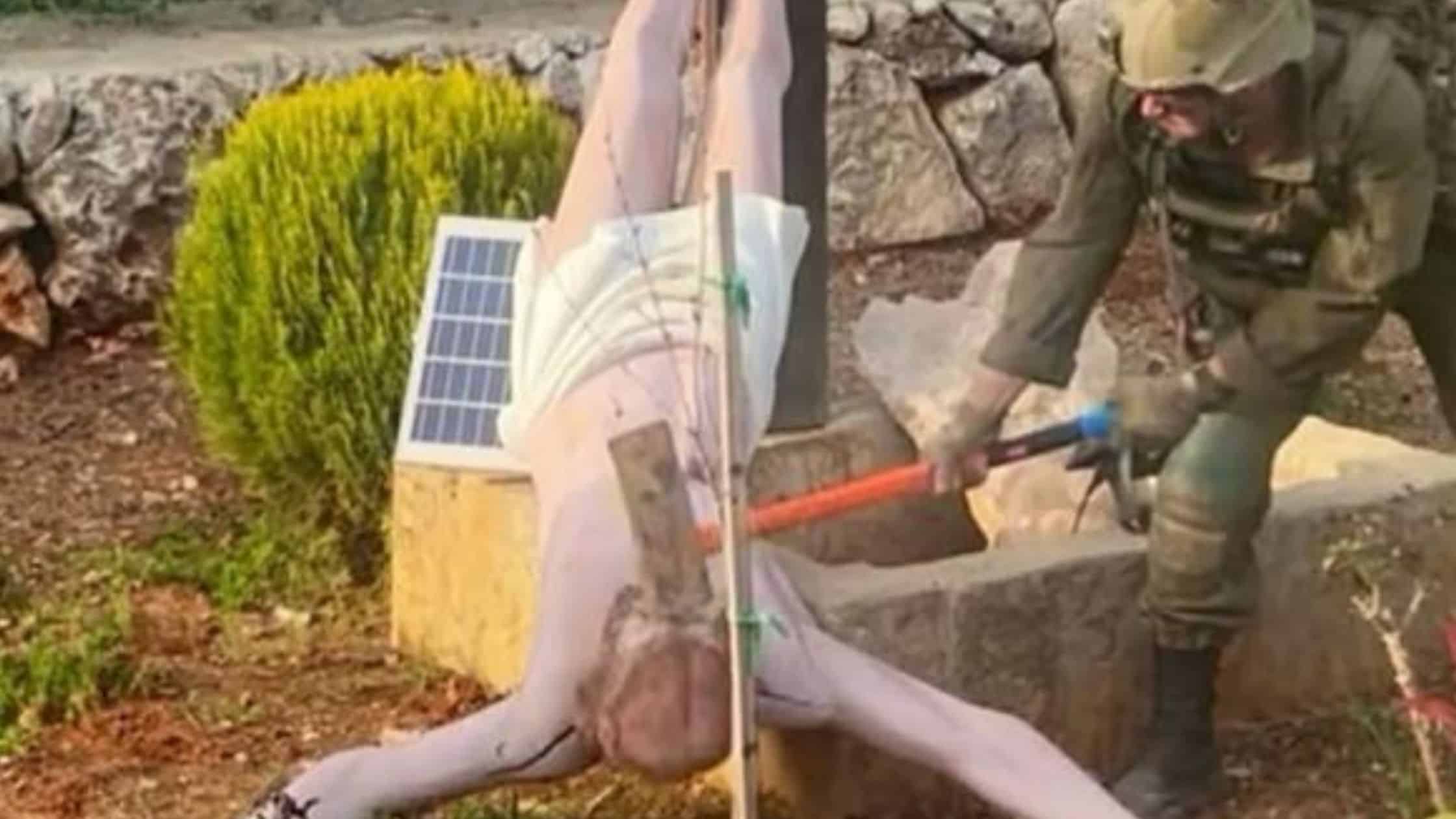 IDF Soldat Axt Christus Figur